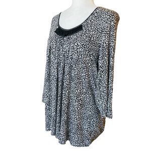 Kensie Women's abstract animal print quarter length sleeve top blouse, Sz L